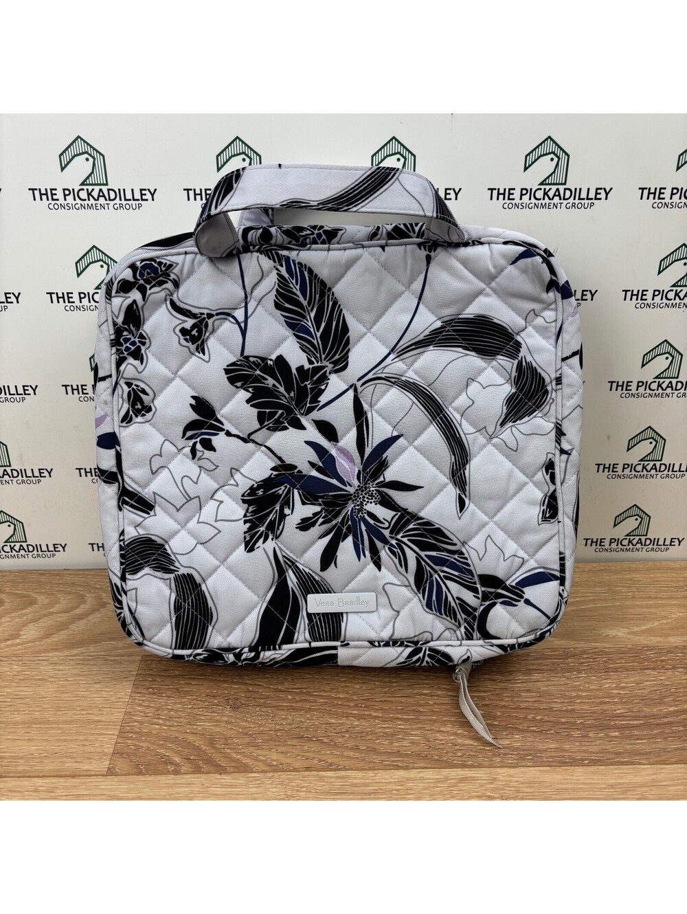 Vera Bradley quilted zip hanging organizer bag twiilight garden print